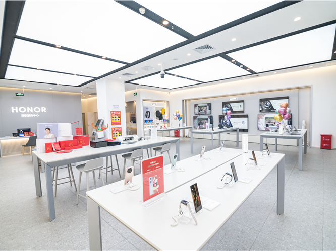 華業(yè)萬達(dá)榮耀授權(quán)體驗(yàn)店